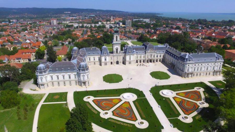 Willa Napvirag Vendeghaz Keszthely Zewnętrze zdjęcie