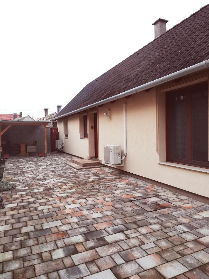 Willa Napvirag Vendeghaz Keszthely Zewnętrze zdjęcie